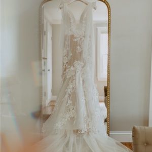 Galia Lahav G104
Size Label: EU 42
Approx (US 12)
Street: US 6